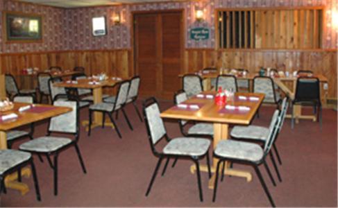 Zellar'S Village Inn Newberry Екстер'єр фото