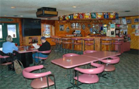 Zellar'S Village Inn Newberry Екстер'єр фото