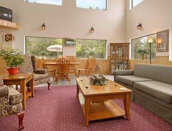 Zellar'S Village Inn Newberry Екстер'єр фото