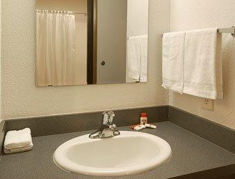 Zellar'S Village Inn Newberry Екстер'єр фото